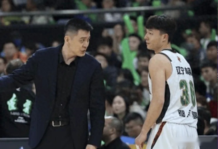 输北控2后卫让人绝望！鄢手骐引末节崩盘，王岚嵚难以承担一号位